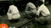 Foto Wali Kota Jakarta Raya R. Sudiro bersama mahasiswa mengunjungi gerbong-gerbong kereta api di Senen yang ditempati warga terlantar dalam rangka aksi pembersihan kota memperingati Hari Kesehatan Sedunia, 11 April 1954.
