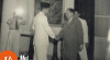 Foto Presiden Sukarno berjabat tangan dengan Menteri Luar Negeri Philipina (Ketua Persidangan Umum PBB) Carlos Pena Romulo di Istana Merdeka, 14 Mei 1950.